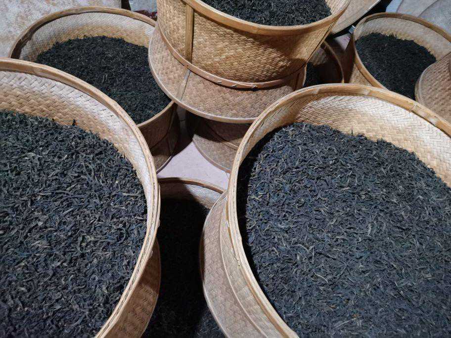 炭焙的岩茶与电焙的岩茶区别