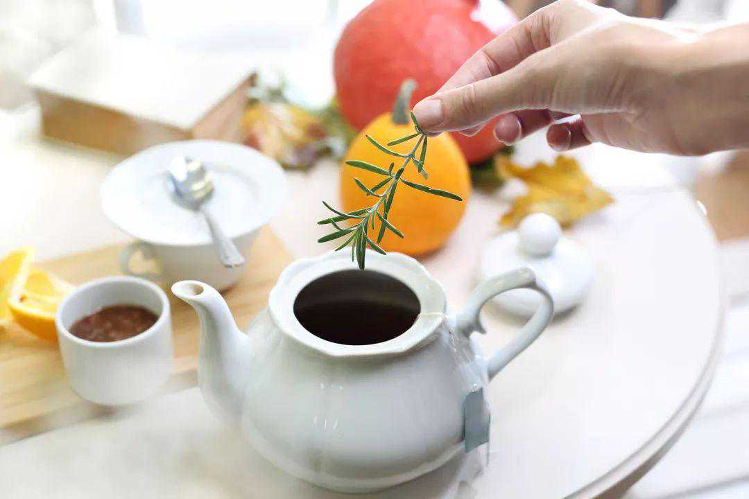 「今日大暑」烈日炎炎，高温高湿天气；教您在家自制3款消暑凉茶